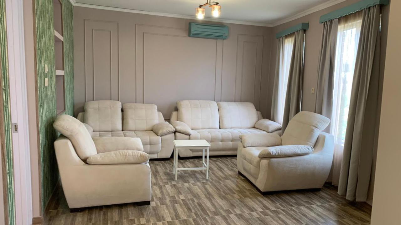 Apartment Mari Koetaisi Buitenkant foto